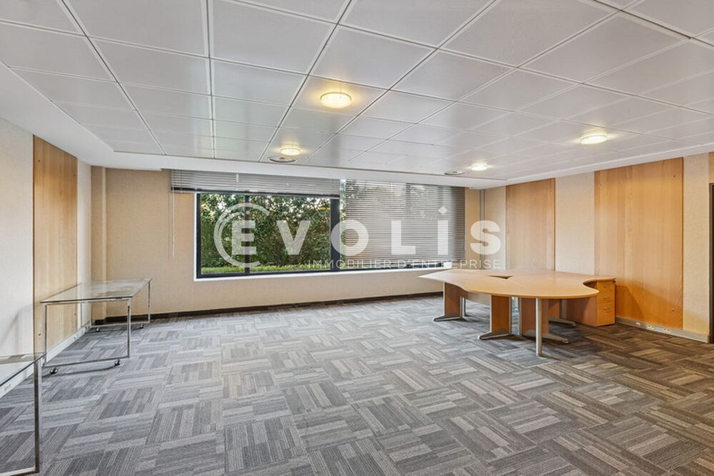   Bureaux - A LOUER - 640 m² divisibles à partir de 24 m² Lieusaint
