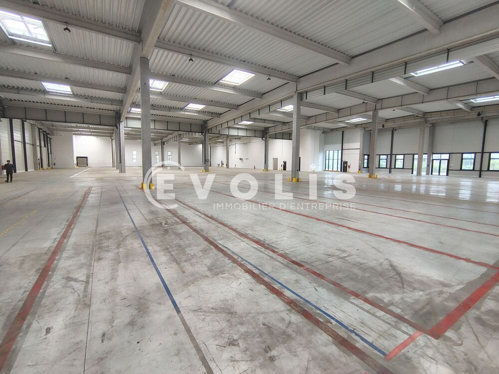   Locaux d'activité - A LOUER - 6 578 m² divisibles à partir de 1 823 m² Sucy en brie