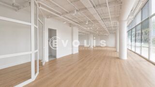   Bureaux - A LOUER - 220 m² non divisibles Suresnes