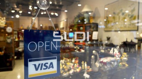 Locaux commerciaux - A LOUER - 165 m&sup2; non divisibles 2500 69200 Venissieux