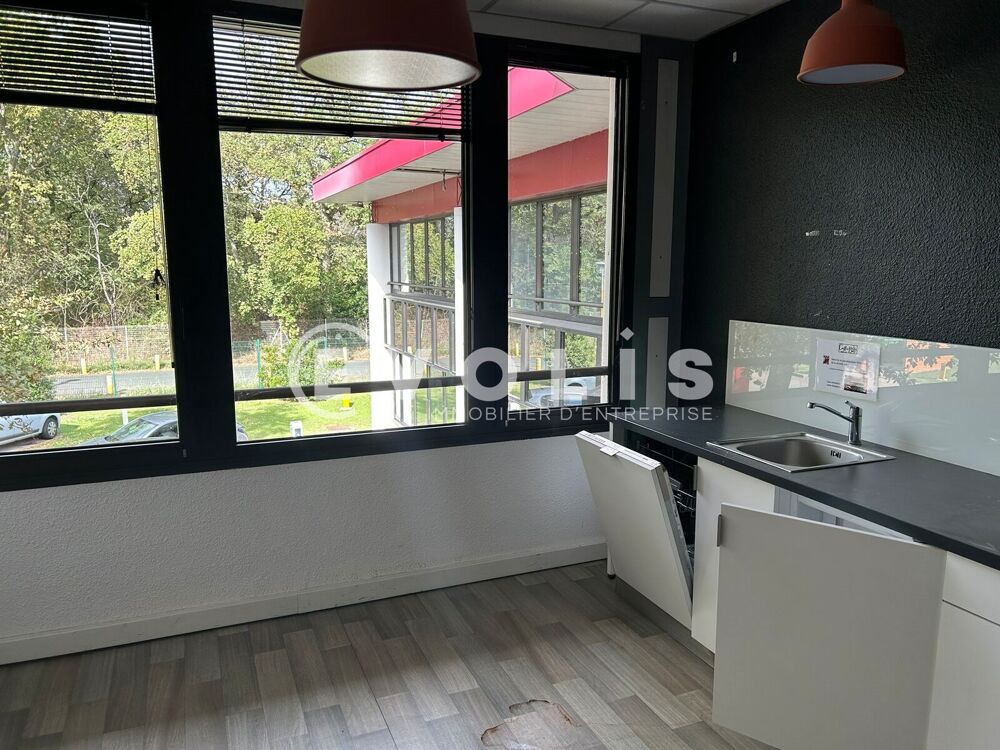   Bureaux - A LOUER - 860 m² divisibles à partir de 110 m² Merignac