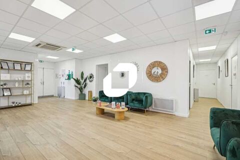 BUREAUX RENOVES RECEMMENT PROCHE RER B ET METRO 4 - 278 m² non divisibles 4286 94230 Cachan