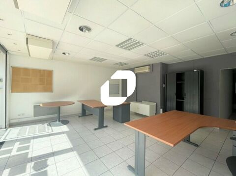 Locaux Commerciaux - A LOUER - 64 m&sup2; non divisibles 1500 34000 Montpellier