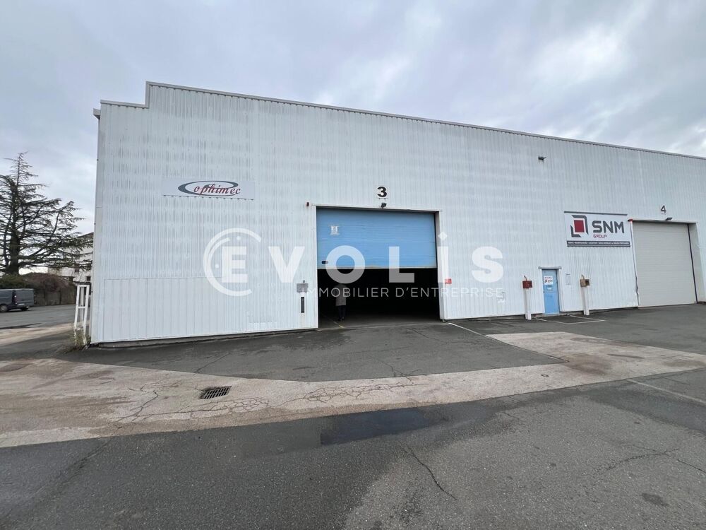   A louer à BELLEVILLE EN BEAUJOLAIS - 1 200 m² non divisibles 