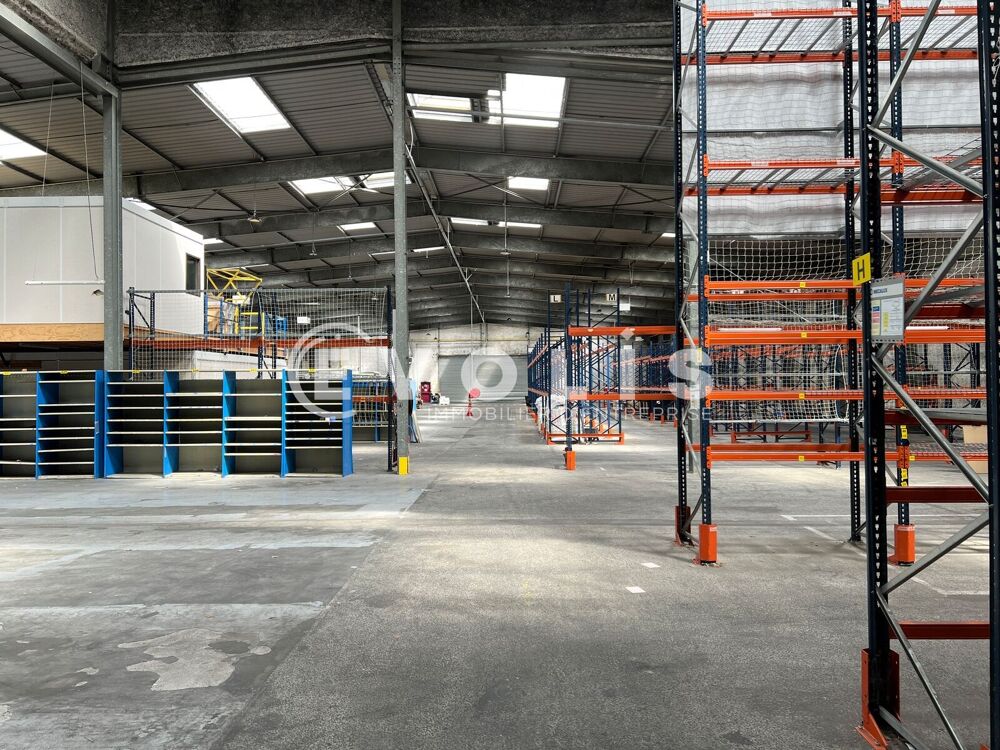   Locaux d'activité - A VENDRE - 4 539 m² non divisibles Croissy beaubourg