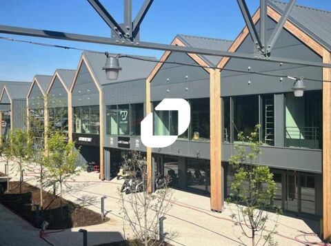 POLE MOTO : EMPLACEMENT STRATEGIQUE - 2&nbsp;754 m&sup2; divisibles &agrave; partir de 451 m&sup2; 6657893 69200 Venissieux