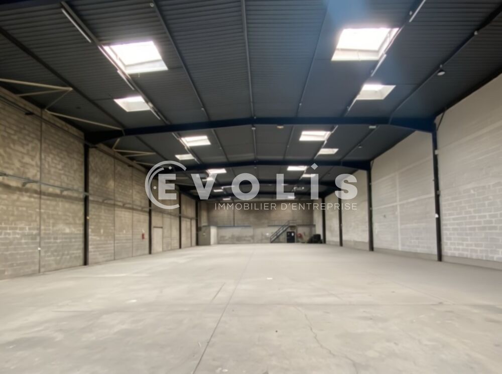   Locaux d'activité - A LOUER - 1 410 m² non divisibles Morangis