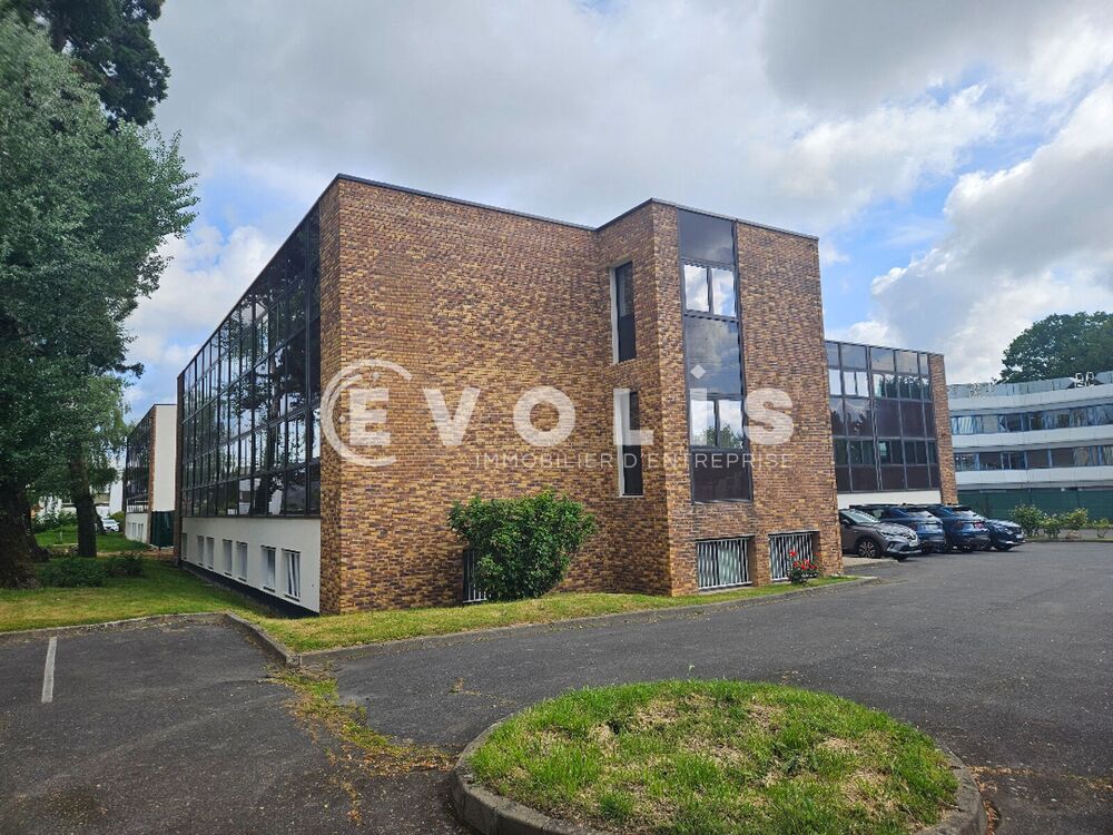   Bureaux - A LOUER - 360 m² divisibles à partir de 130 m² 