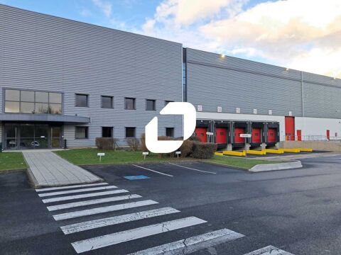 Entrepôts - A LOUER - 11 550 m² divisibles à partir de 5 476 m² 67375 77290 Compans