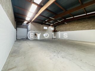   LOCAUX RENOVES A LOUER - 282 m² non divisibles Emerainville