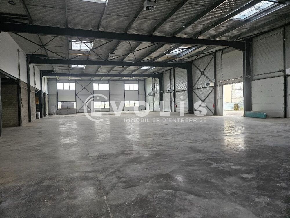   Locaux d'activité - A VENDRE - 1 973 m² divisibles à partir de 493 m² Villebon sur yvette