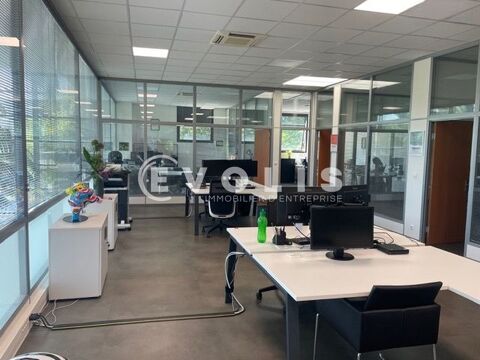 Bureaux - A LOUER - 349 m&sup2; non divisibles 5417 77600 Bussy saint martin