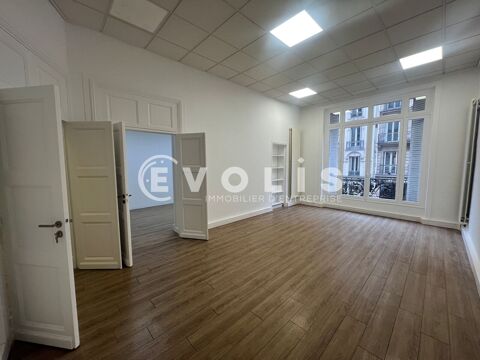 Bureaux - A LOUER - 186 m&sup2; non divisibles 9455 75008 Paris