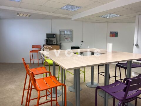   Bureaux - A LOUER - 1 000 m² divisibles à partir de 300 m² 