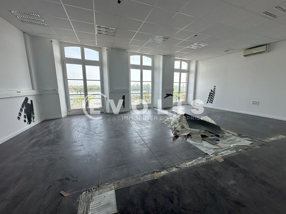   Locaux commerciaux - A LOUER - 3 375 m² divisibles à partir de 130 m² Bordeaux