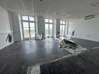   Locaux commerciaux - A LOUER - 3 375 m² divisibles à partir de 130 m² Bordeaux