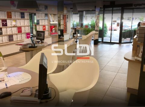 Locaux commerciaux - A VENDRE - 138 m&sup2; non divisibles 360000 69500 Bron