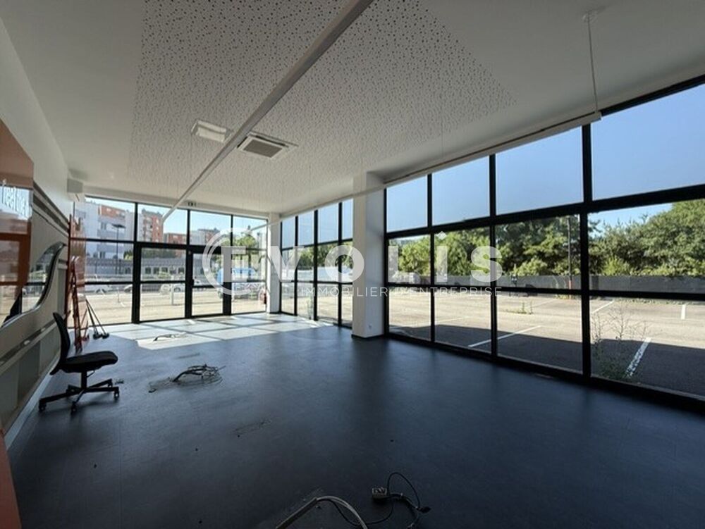   Locaux d'activité - A LOUER - 534,63 m² non divisibles 