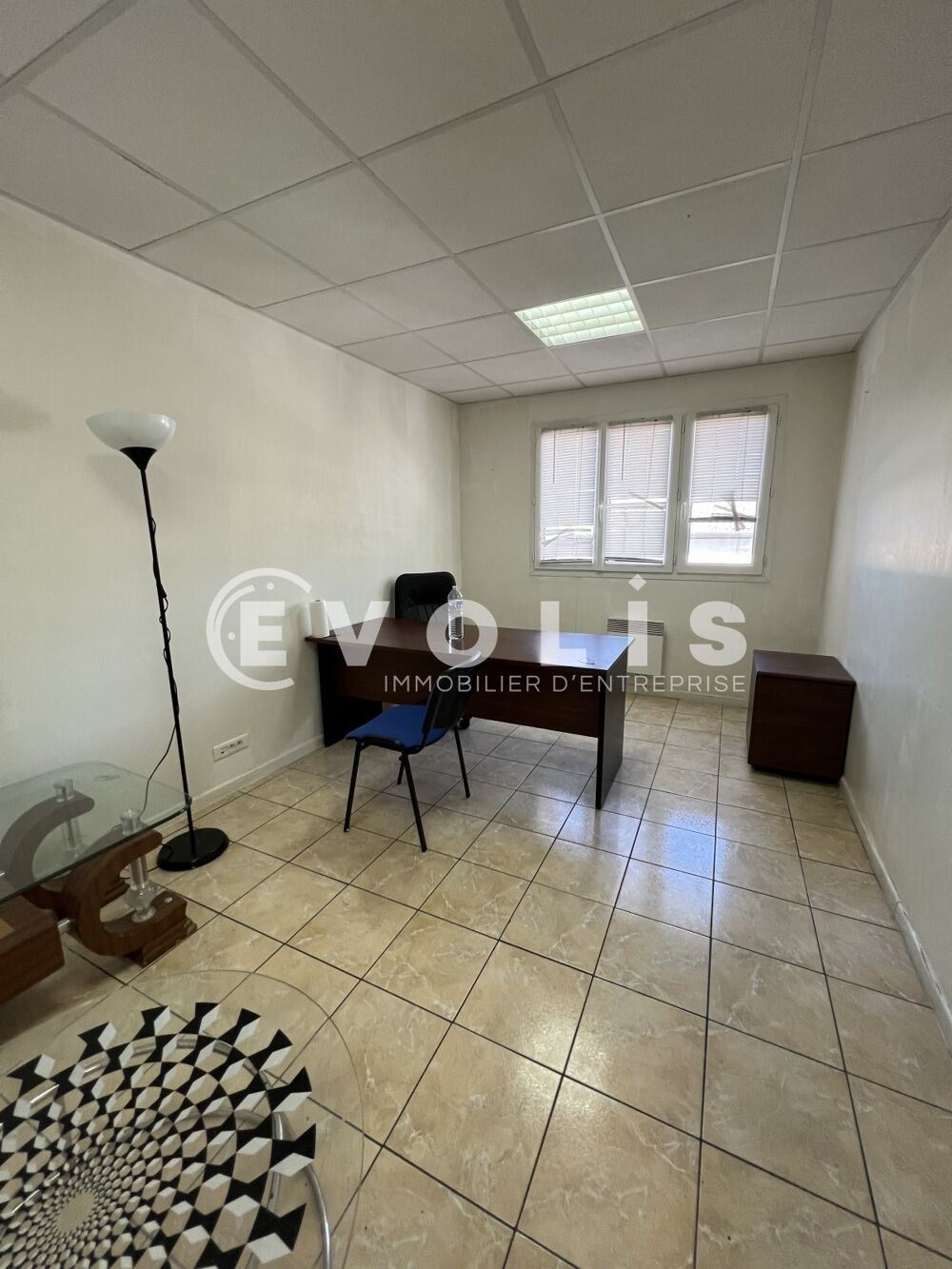   Bureaux - A LOUER - 50 m² divisibles à partir de 10 m² Montfermeil