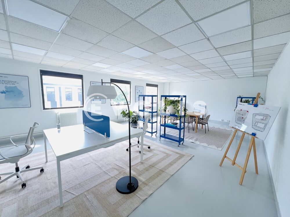   LOYER ATTRACTIF - 1 264 m² divisibles à partir de 29 m² Lognes