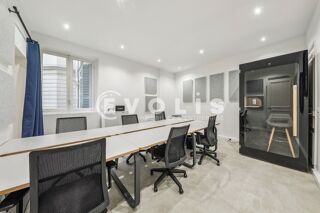   Bureaux - A LOUER - 70 m² non divisibles Paris 8