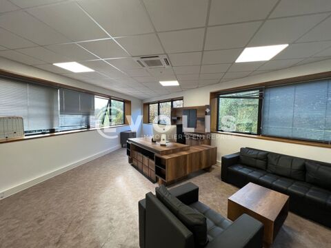   Bureaux - A LOUER - 210 m² non divisibles 