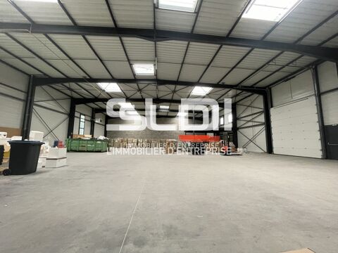 Locaux d'activit&eacute;s - A LOUER - 1&nbsp;446 m&sup2; divisibles &agrave; partir de 328 m&sup2; 13875 69800 Saint priest