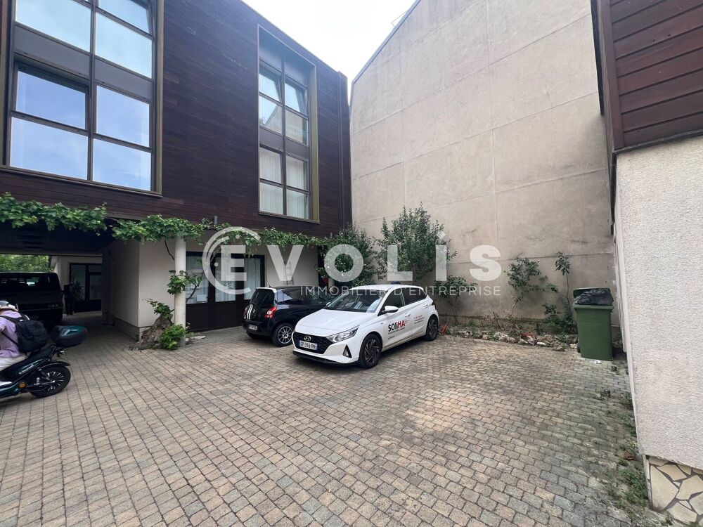   Bureaux - A LOUER - 75 m² non divisibles 