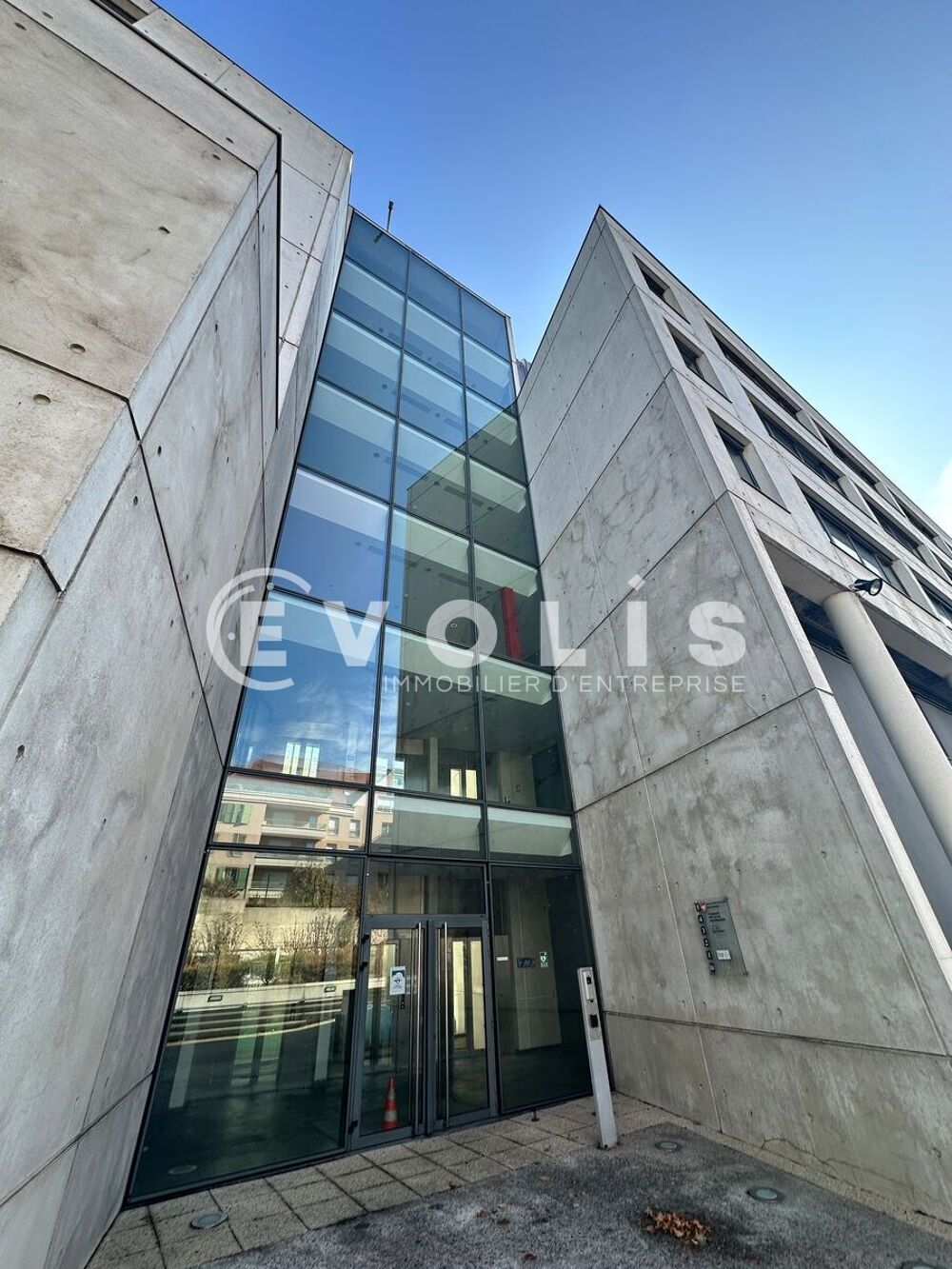   Bureaux - A VENDRE - 2 946 m² divisibles à partir de 189 m² Rueil malmaison