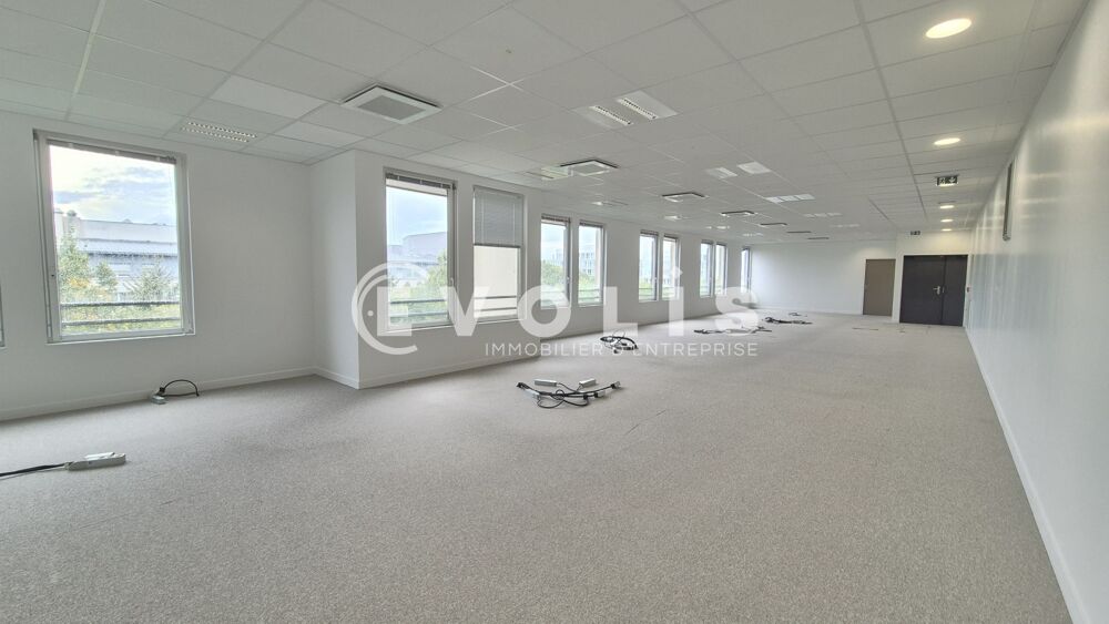   Bureaux - A LOUER - 332 m² divisibles à partir de 154 m² Chessy