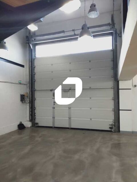 Entrep&ocirc;ts - A VENDRE - 621 m&sup2; non divisibles 1400000 94200 Ivry sur seine