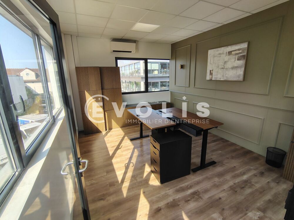   Bureaux - A LOUER - 482 m² divisibles à partir de 165 m² Bry sur marne