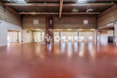   Locaux d'activité - A LOUER - 2 702 m² divisibles à partir de 66 m² 
