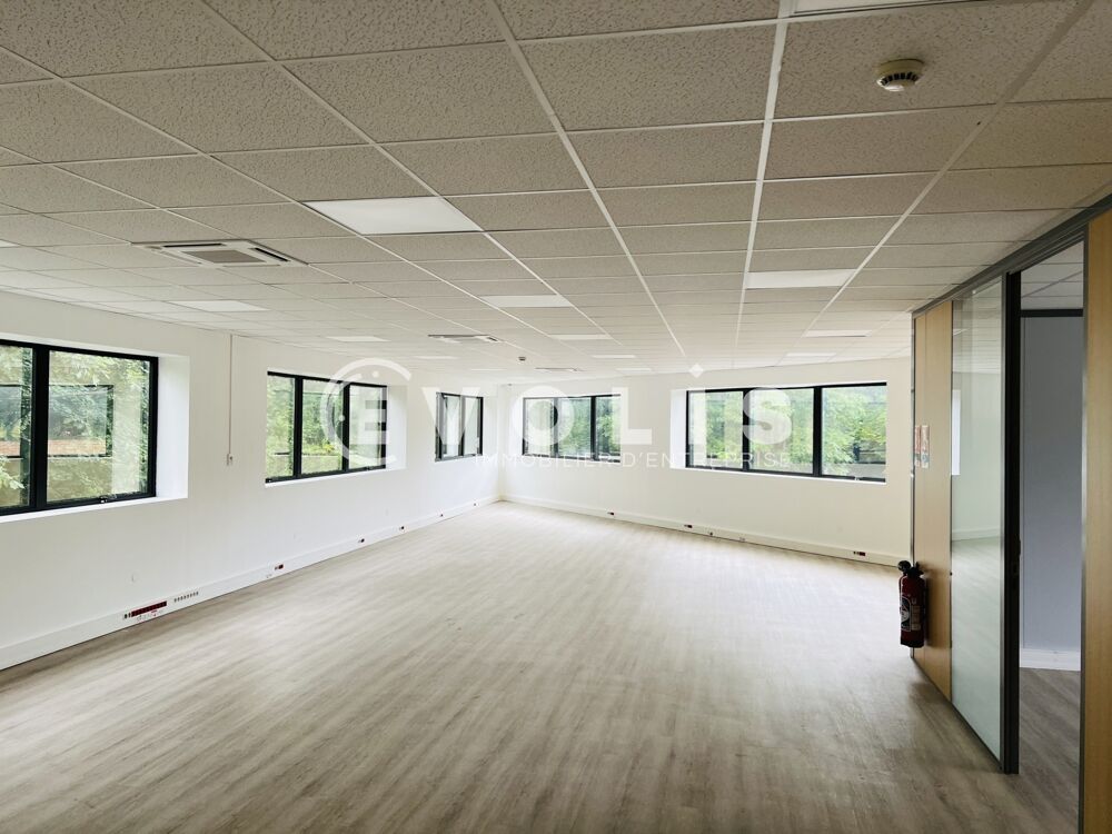   Bureaux - A LOUER - 584 m² non divisibles Champs sur marne