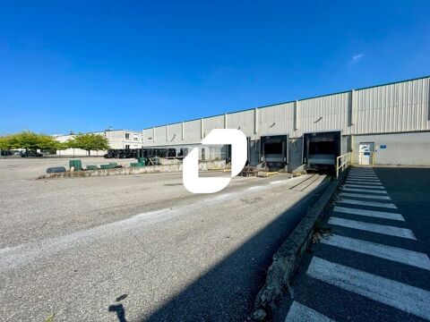 Idéal logistique, distribution ou messagerie - 1 235 m² non divisibles 7719 69800 Saint priest