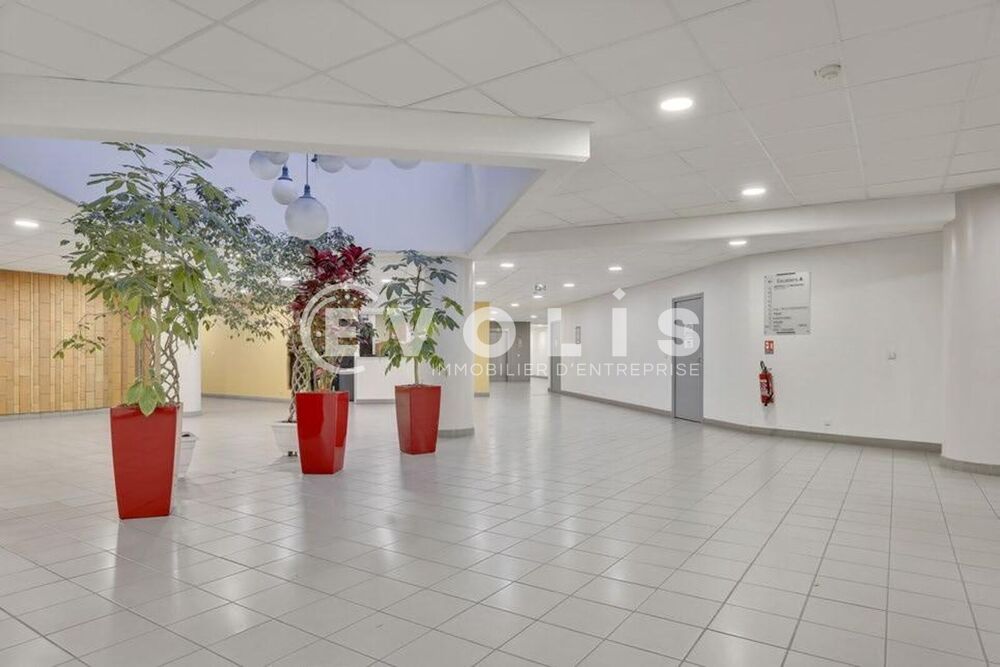  Bureaux - A LOUER - 386 m² divisibles à partir de 87 m² Colombes