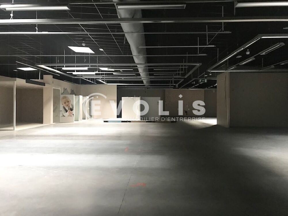   PROXIMITE HYPER AUCHAN - 1 800 m² non divisibles Biganos