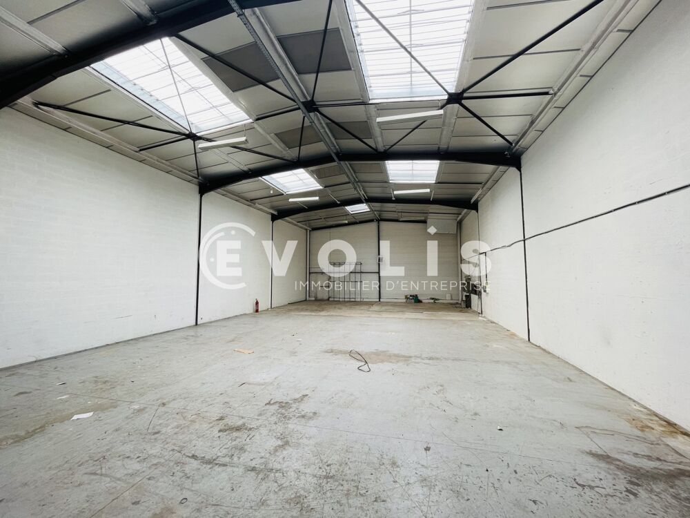   Locaux d'activité - A LOUER - 597 m² divisibles à partir de 208 m² 