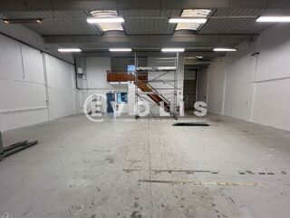   Locaux d'activité - A VENDRE - 300 m² non divisibles Moissy cramayel