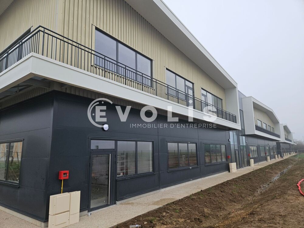   Locaux d'activité - A VENDRE - 1 973 m² divisibles à partir de 493 m² 