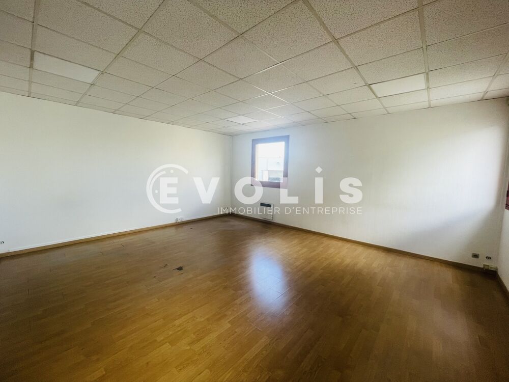   Locaux d'activité - A LOUER - 597 m² divisibles à partir de 208 m² Pontault combault