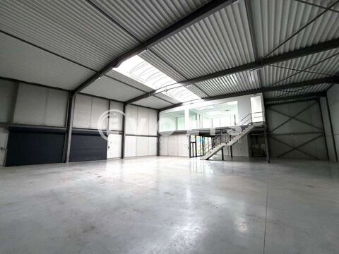   Locaux d'activité - A LOUER - 650 m² non divisibles 