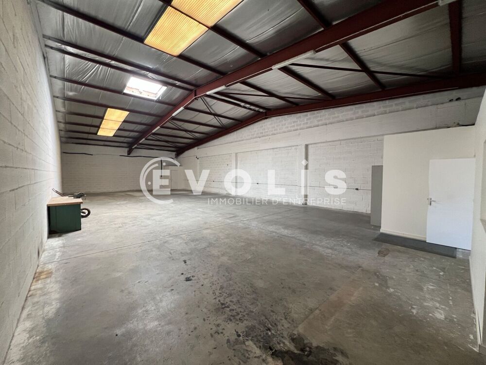   LOCAL A VENDRE - 282 m² non divisibles Saint priest