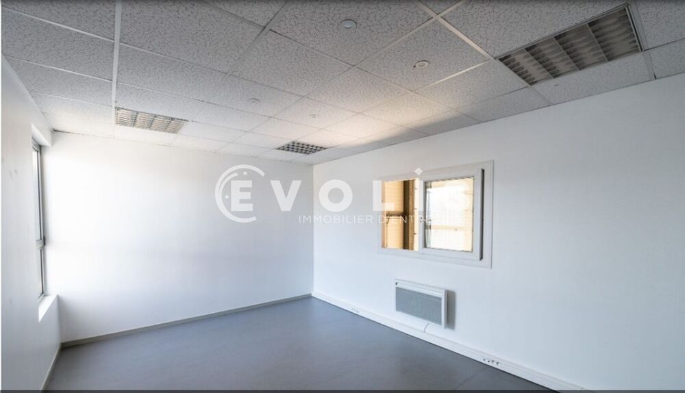  LOCAL A LOUER - 135 m² non divisibles Rillieux la pape
