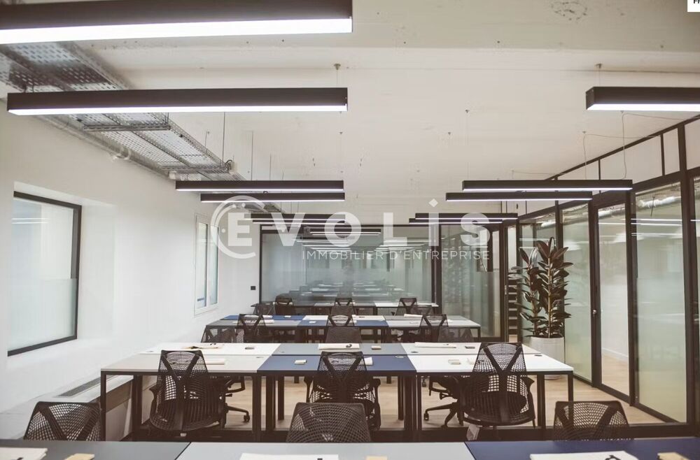   Bureaux - A LOUER - 680 m² non divisibles 