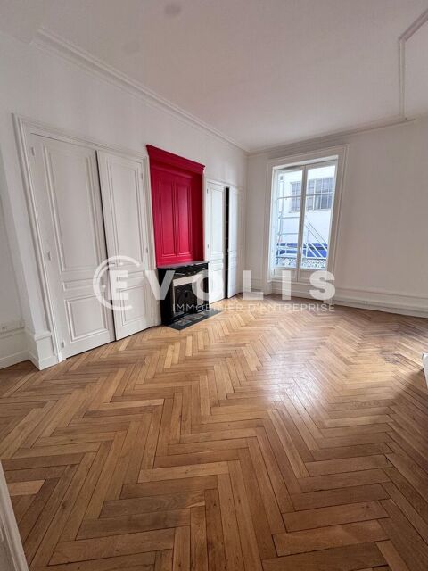   Bureaux - A LOUER - 256 m² non divisibles 