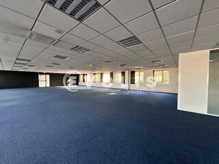   Locaux d'activité - A LOUER - 1 431 m² divisibles à partir de 240 m² Nanterre