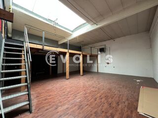   Locaux d'activité - A LOUER - 200 m² non divisibles Blanquefort