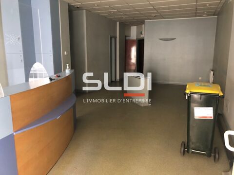 Local LYON 04 - 148 m² non divisibles 2984 69004 Lyon