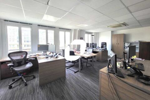 Bureaux r&eacute;nov&eacute;s - Dernier &eacute;tage - 267 m&sup2; non divisibles 20040 75008 Paris